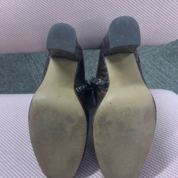 Steve Madden “Pixie” Brown/Black Snake Print Ankle Booties - 8 - Picture 10 of 11